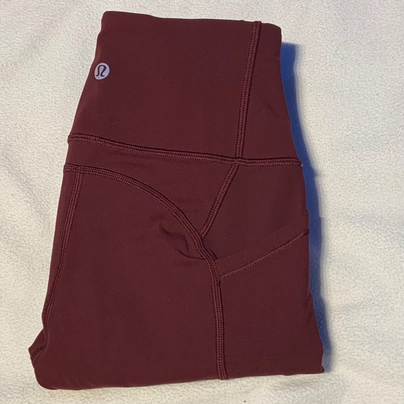 Lululemon Leggings all in the right places - Picture 1 of 3